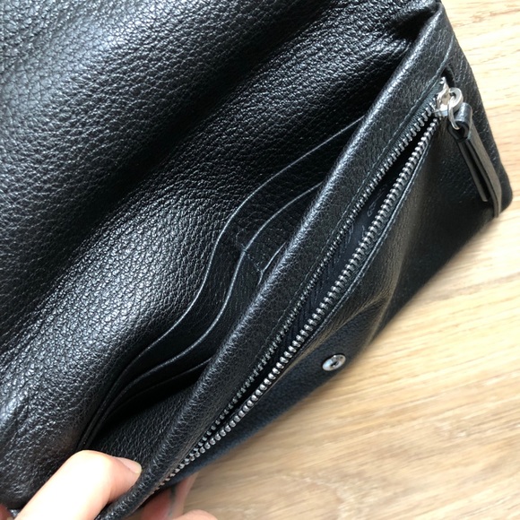 Prada black leather wallet authentic - Picture 5 of 9